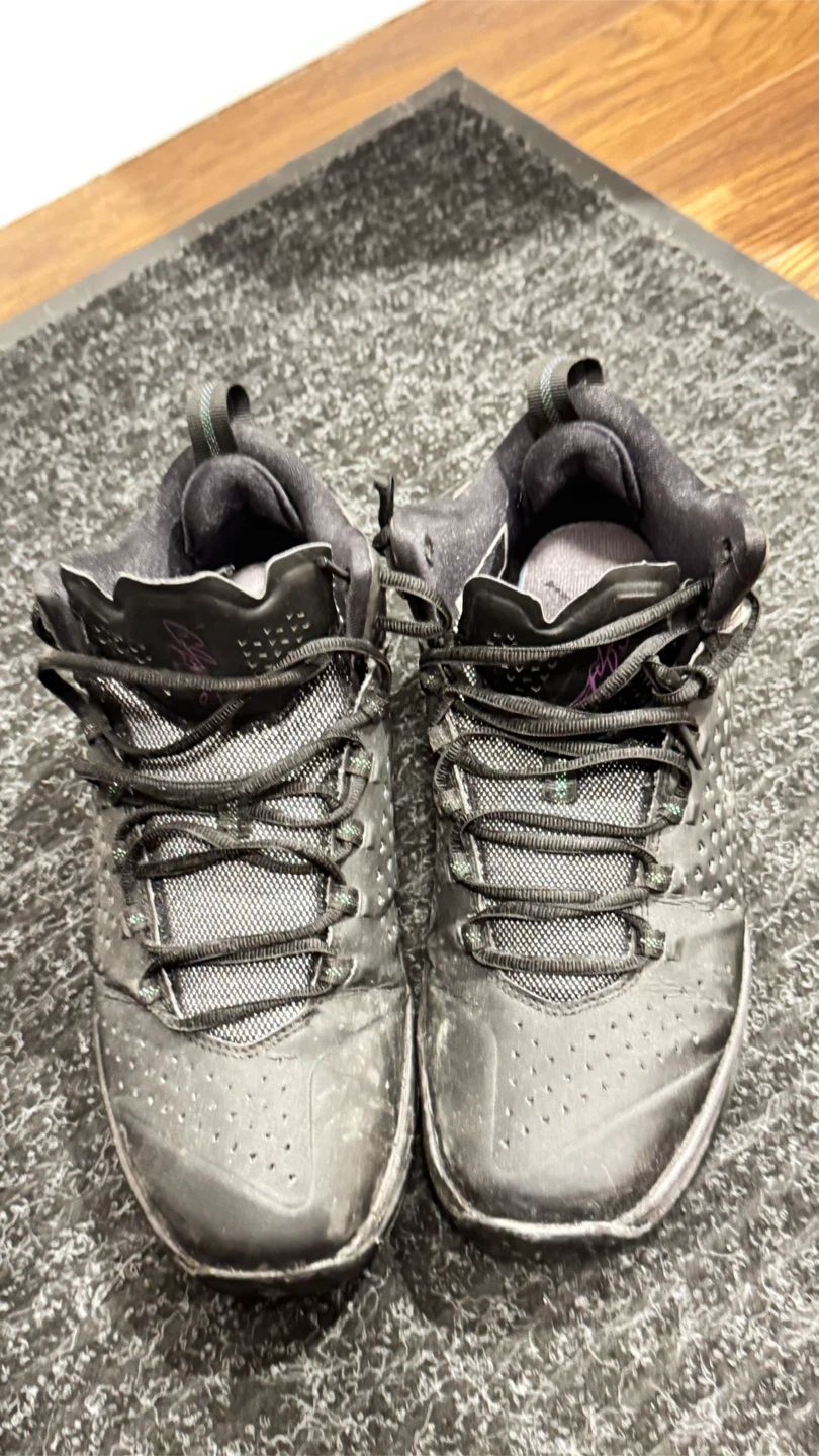 Jordan Shoes Size 9 - photo 2