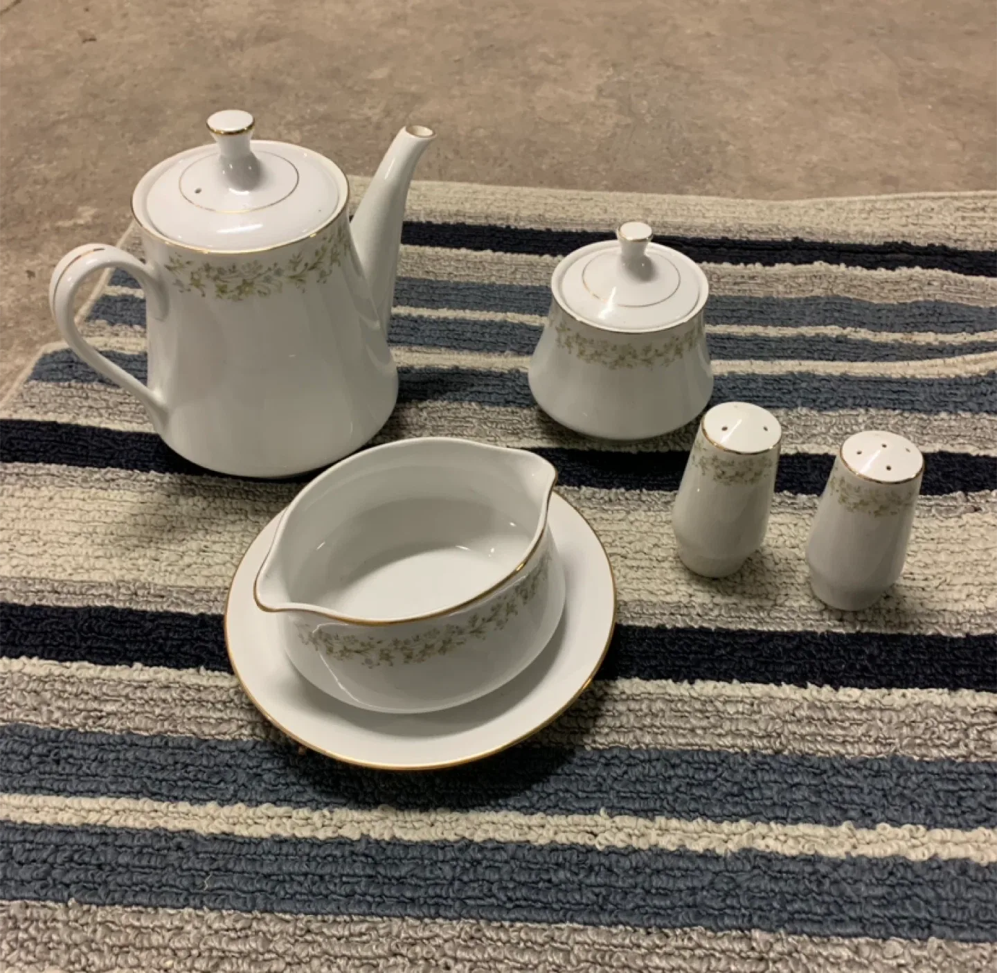 Mita Fine China Spring Lace Tea Set thumbnail