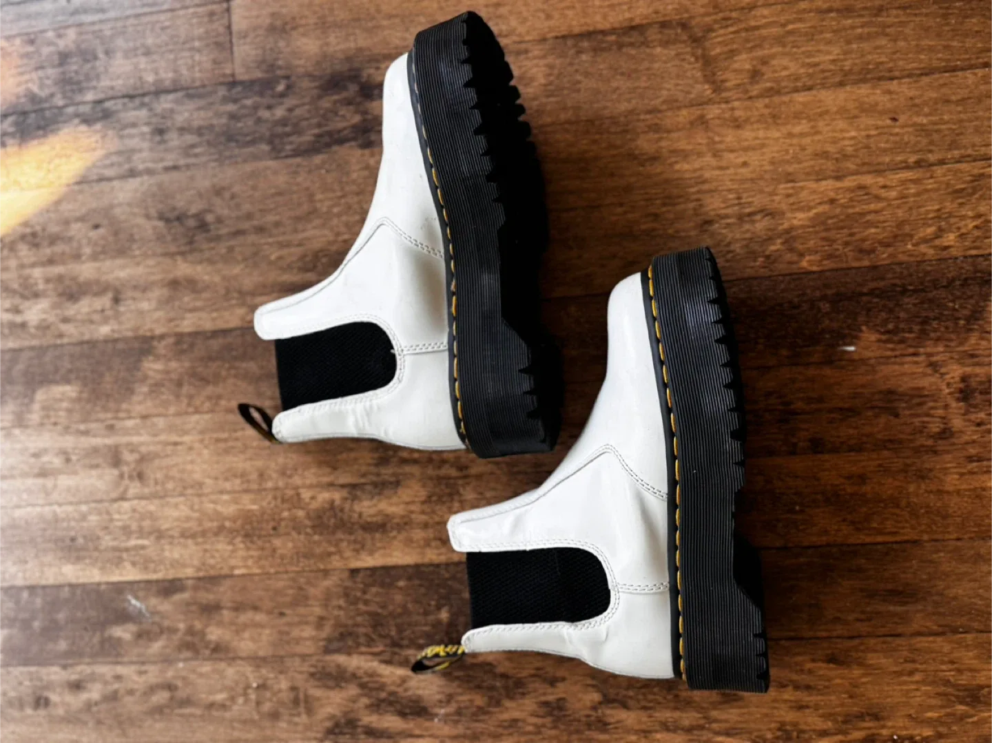 Dr. Martens 2976 Quad White Chelsea Boots - US 5 image indicator(3)