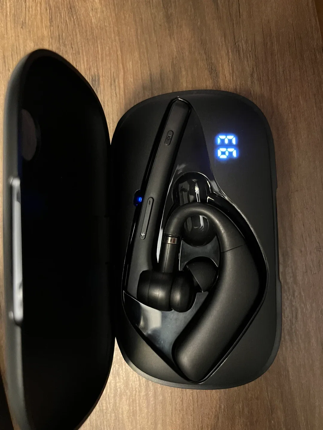 True G7 Wireless Headset - New in Box image indicator(4)