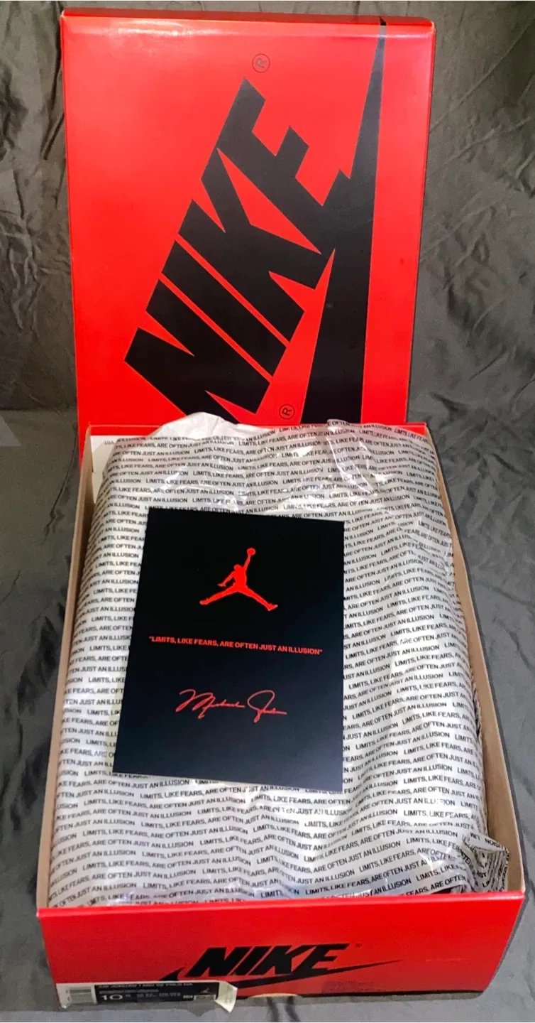 Air Jordan 1 Retro AJKO Chicago 2021 Size 10.5
