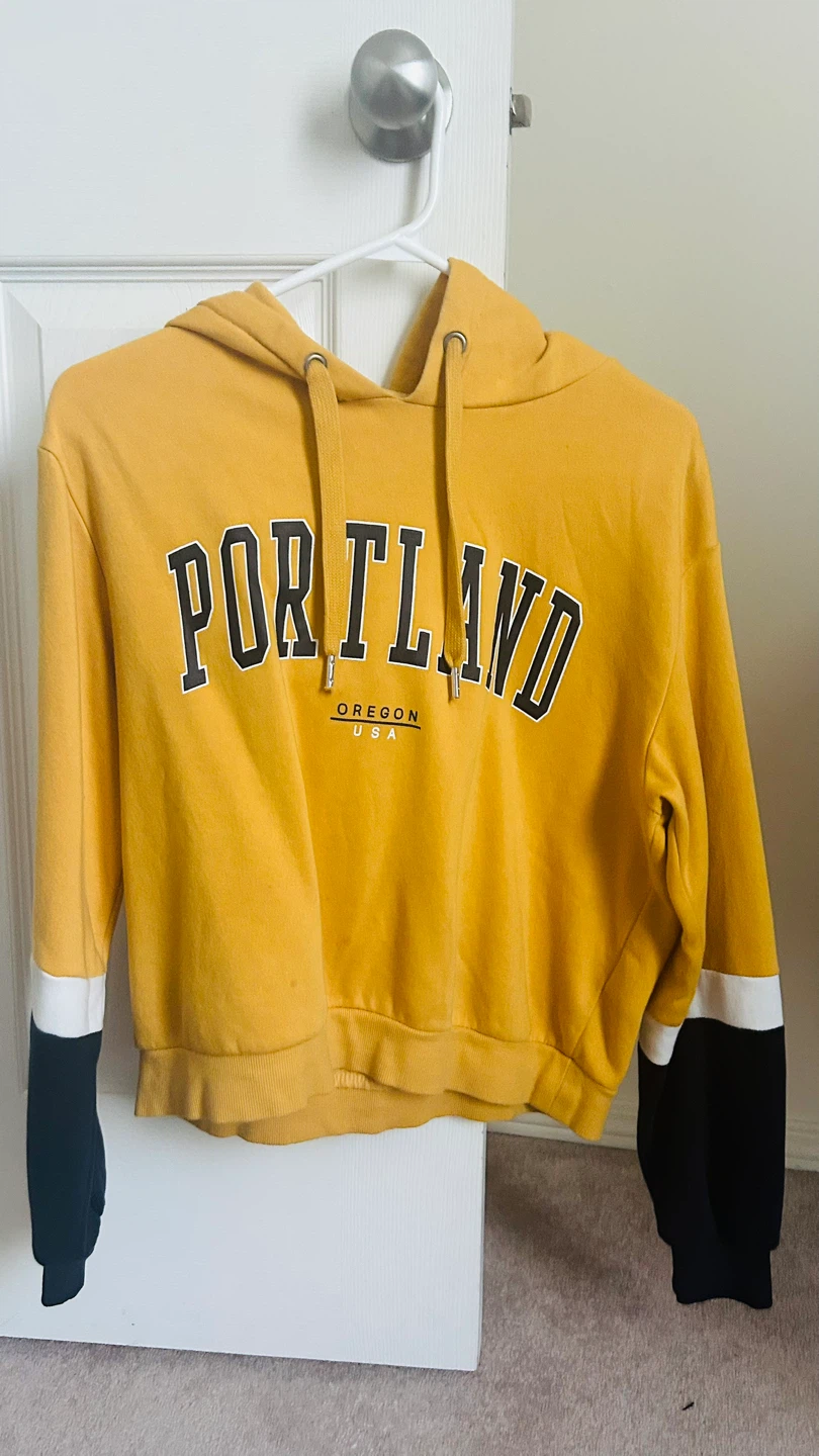 H&M Divided Portland Hoodie - Size S