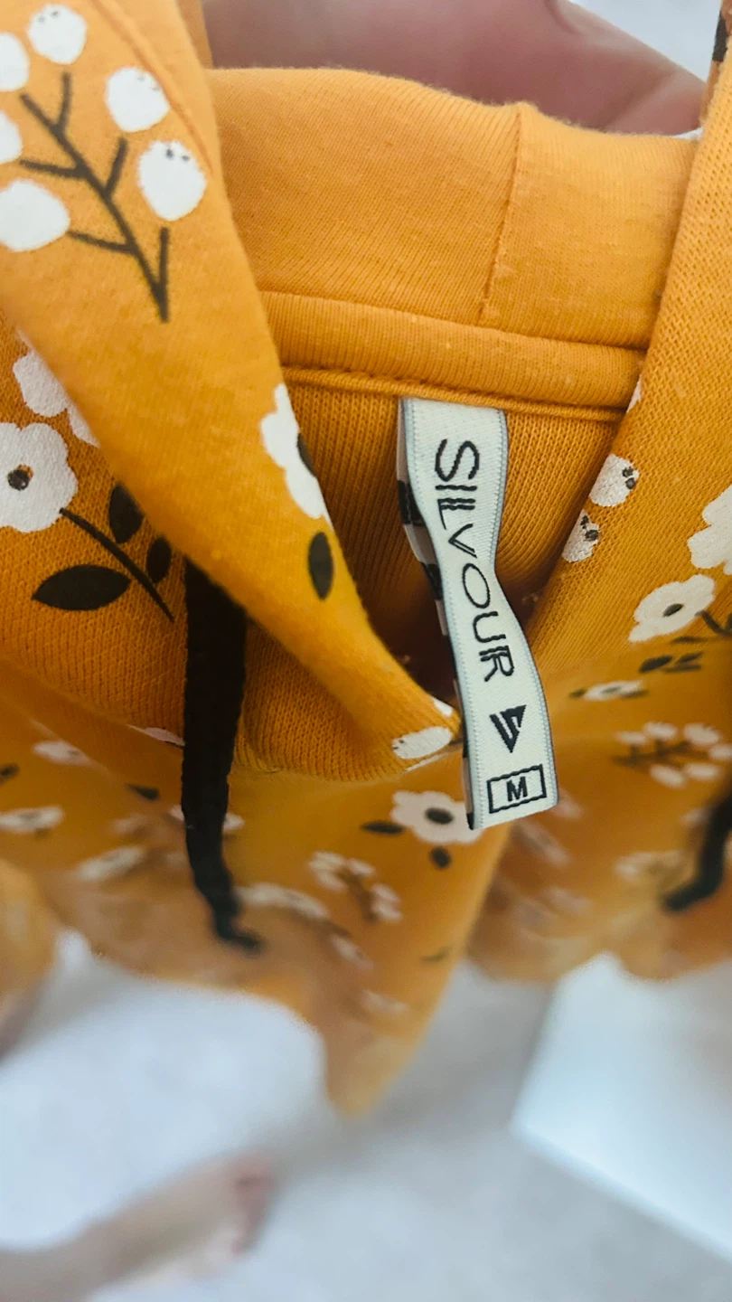 Silvour Floral Hoodie - Size M - photo 3