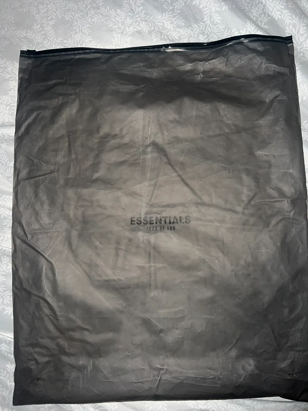 Essentials Fear of God Hoodie - Size L image indicator(2)