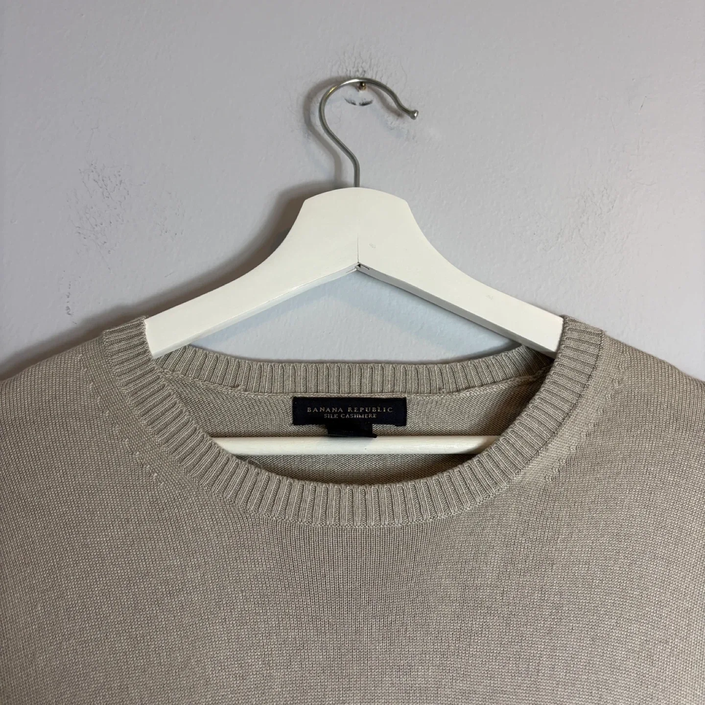 Banana Republic Silk Cashmere Sweater in Camel Beige Size XXL image indicator(3)