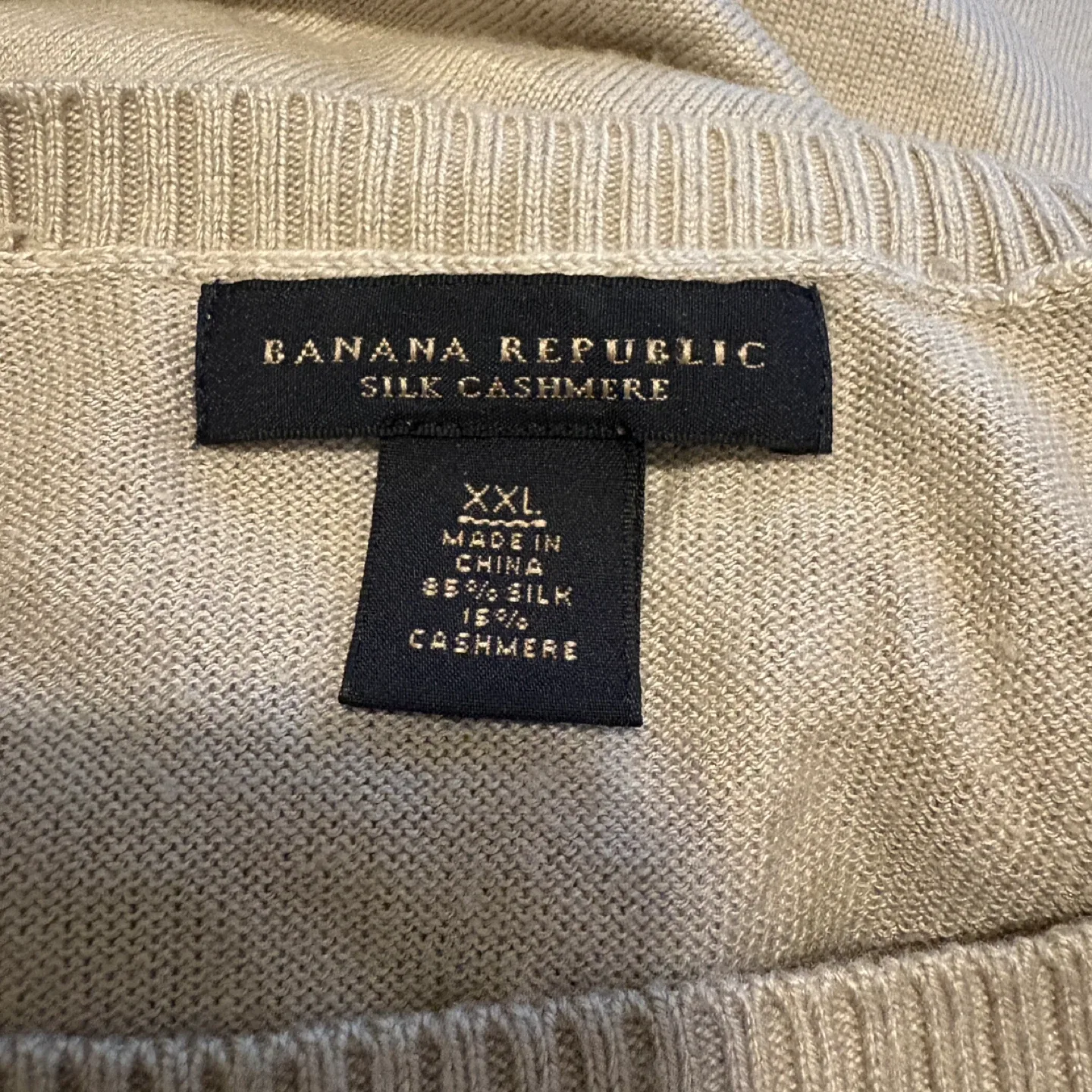 Banana Republic Silk Cashmere Sweater in Camel Beige Size XXL image indicator(5)