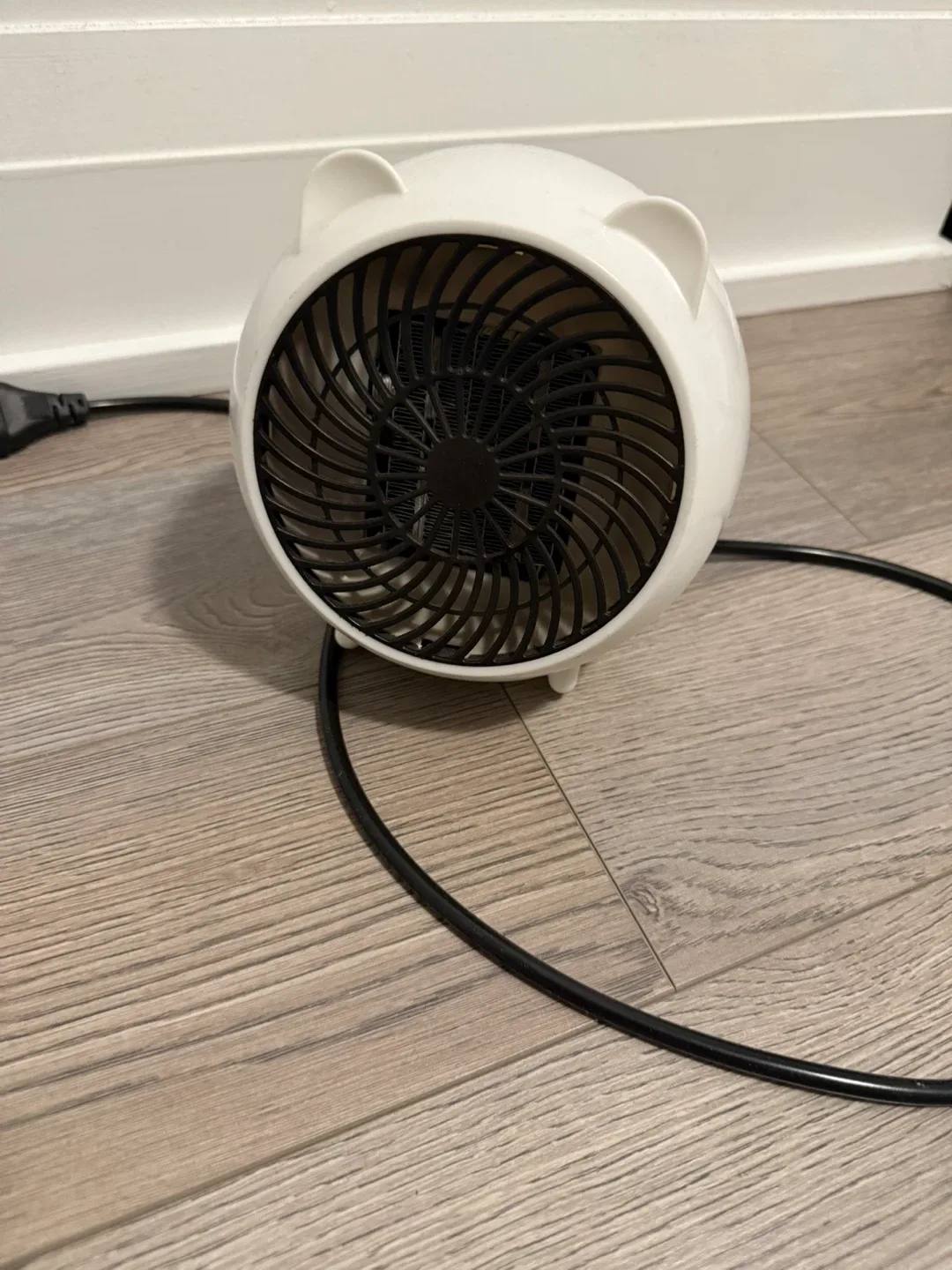 White Bear-Shaped Space Heater