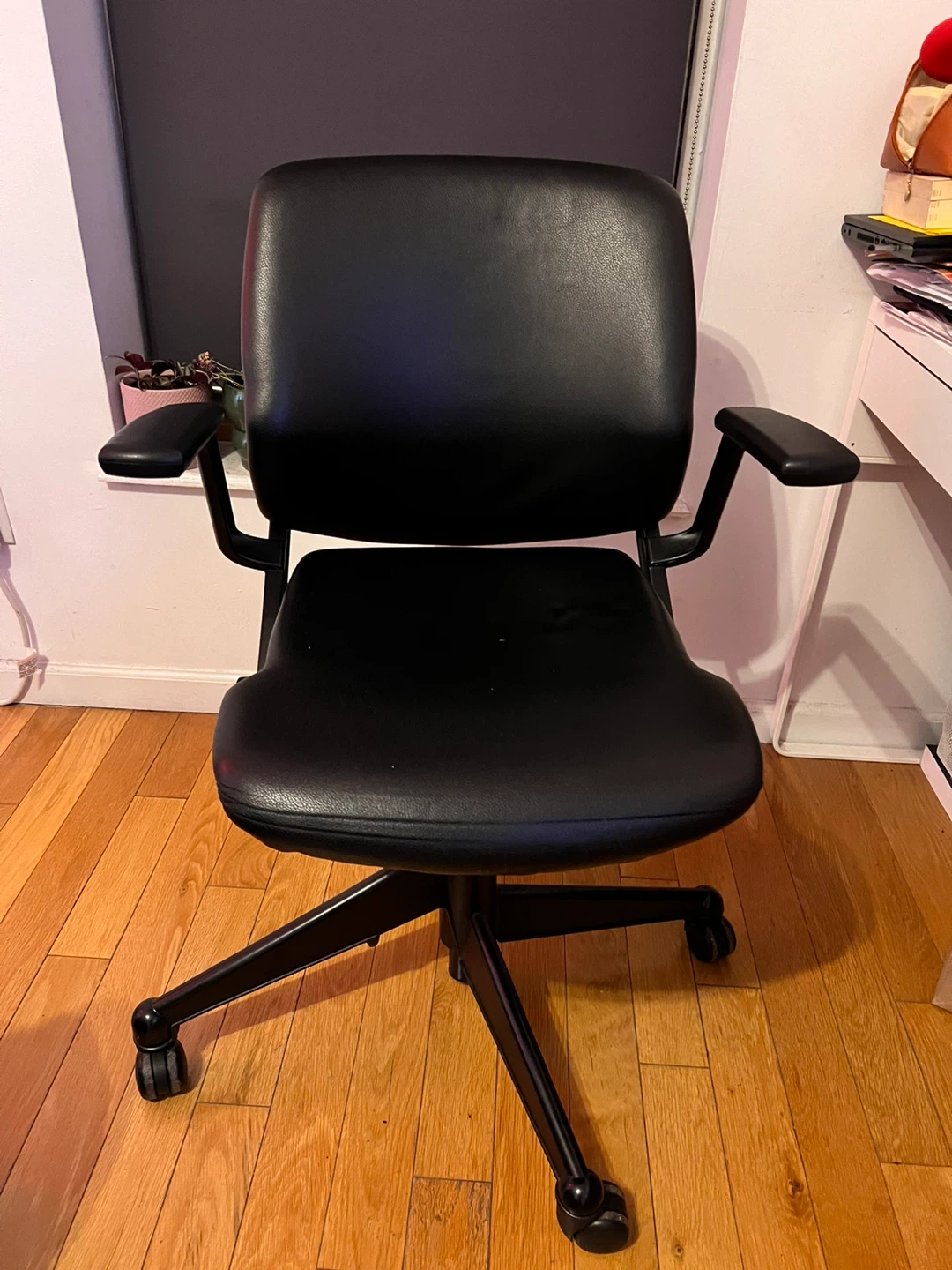 Black Office Chair - photo 2