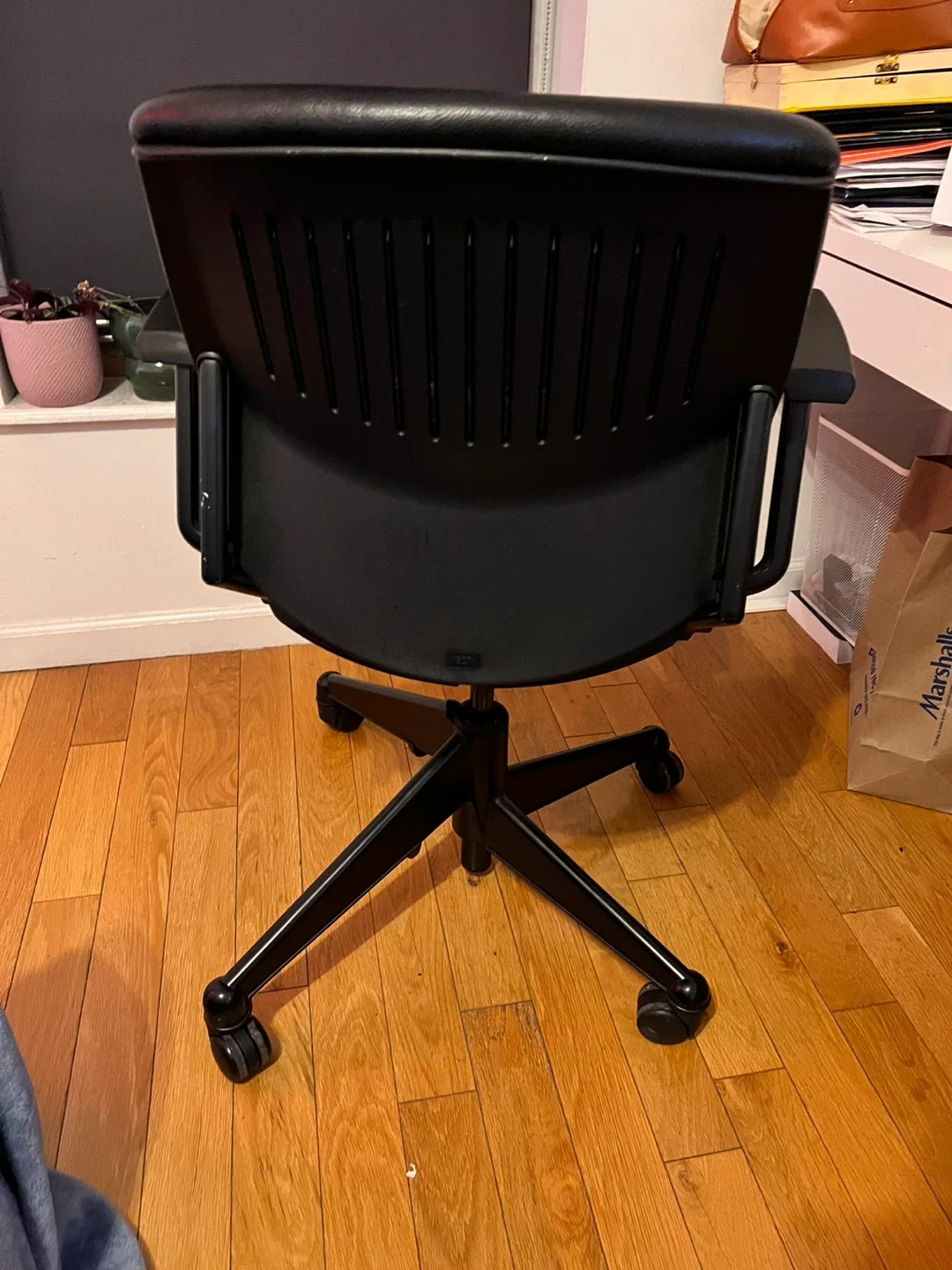 Black Office Chair image indicator(6)
