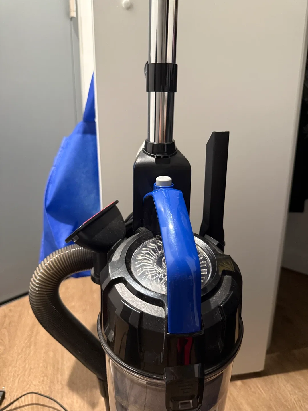 Eureka PowerSpeed Vacuum Cleaner image indicator(2)