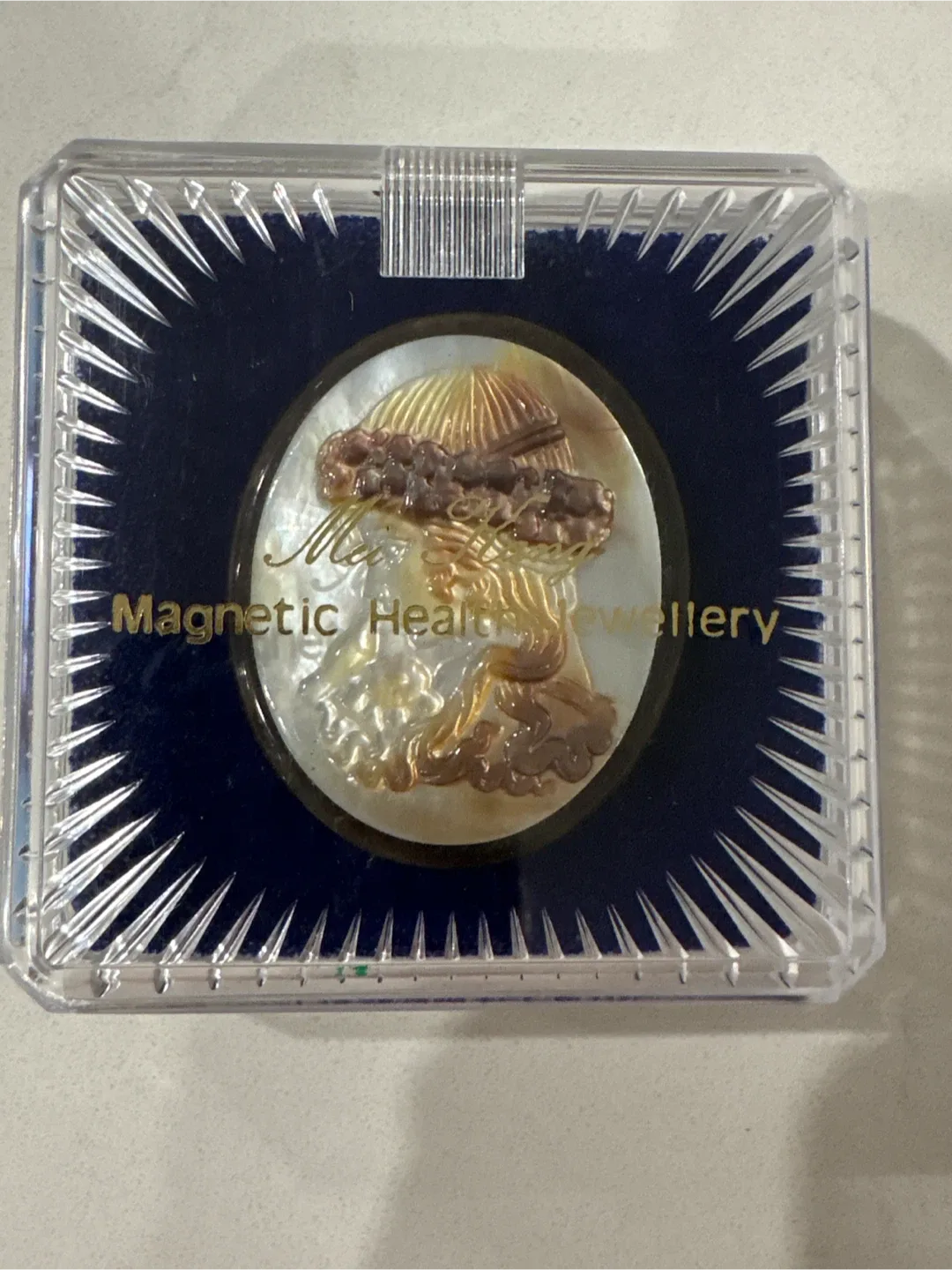 Magnetic Health Jewellery Brooch image indicator(5)