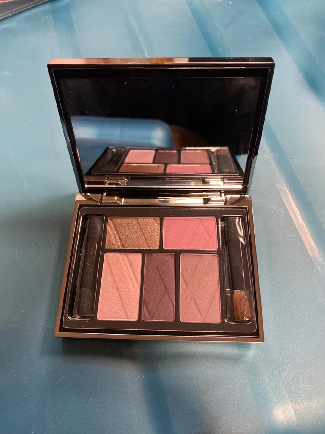 Lise Watier Eyeshadow Palette. New thumbnail