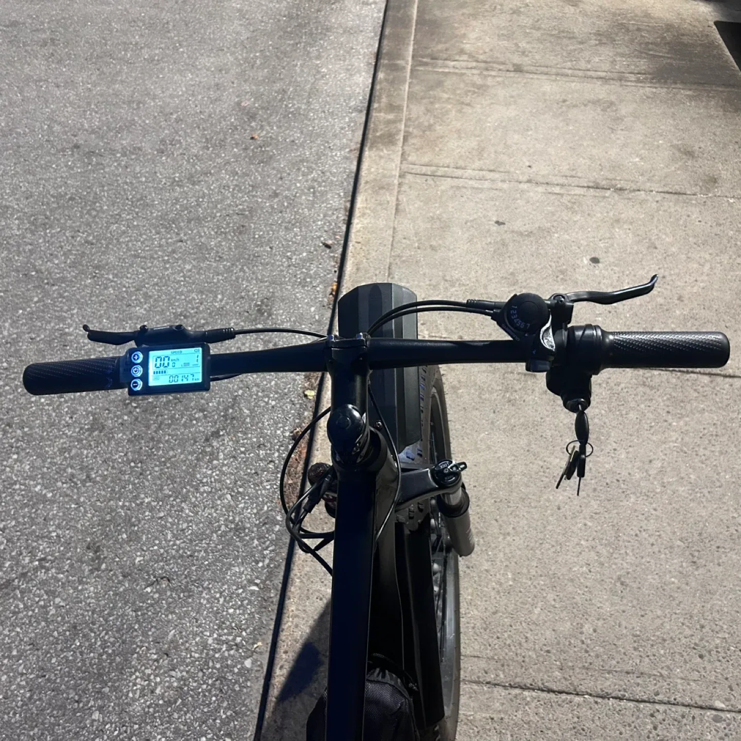 ⚡ E-Bike Like New – Powerful, 46 km/h, Only 150 km! image indicator(4)