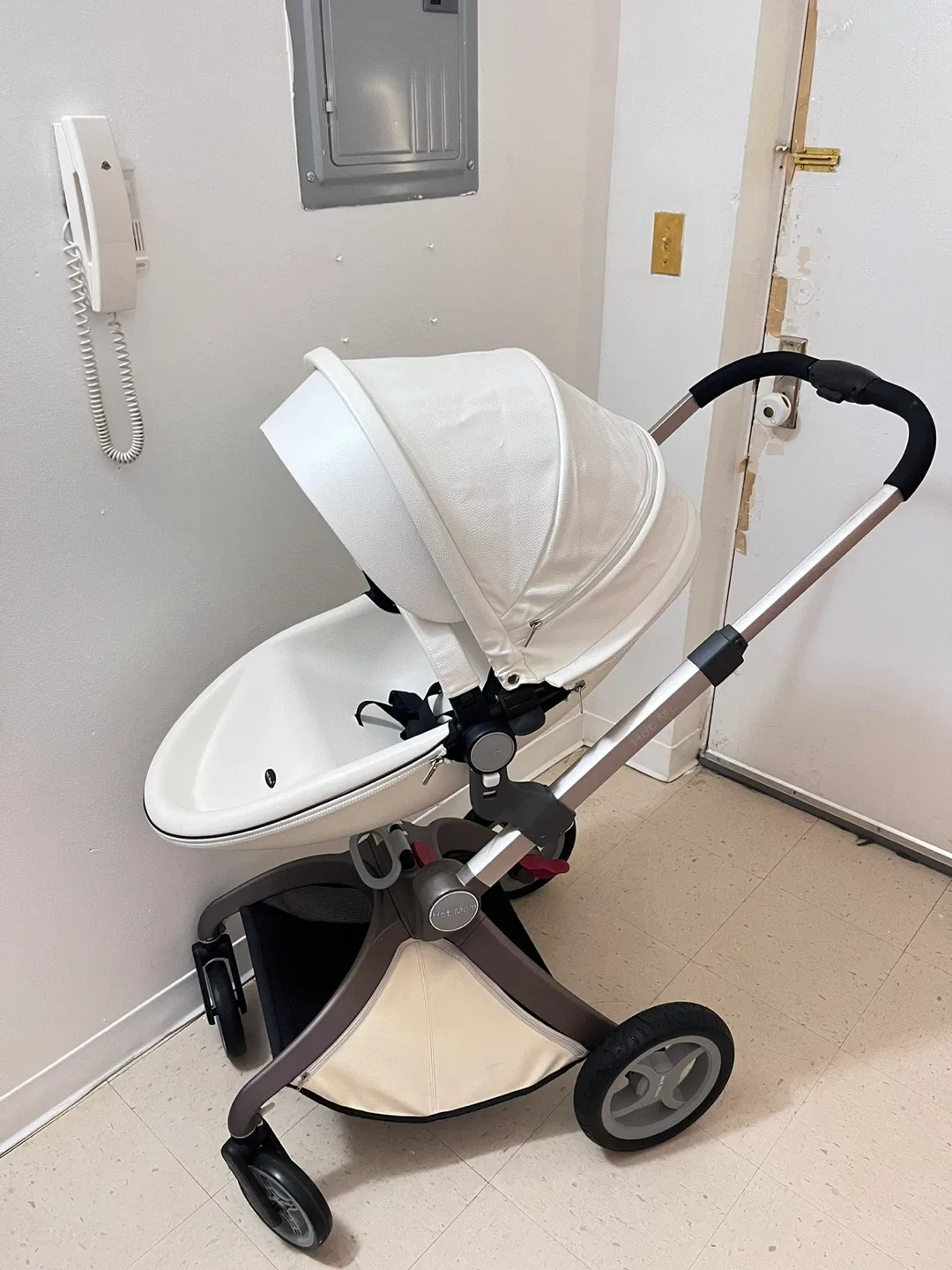 Hot Mom Baby Stroller - White image indicator(2)