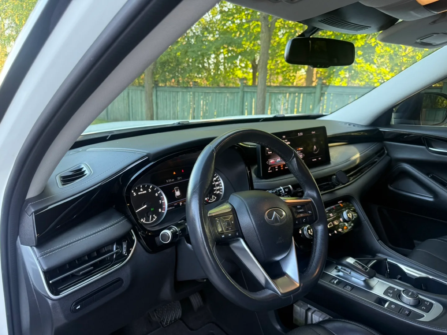 Infiniti QX60 SUV - White image indicator(8)