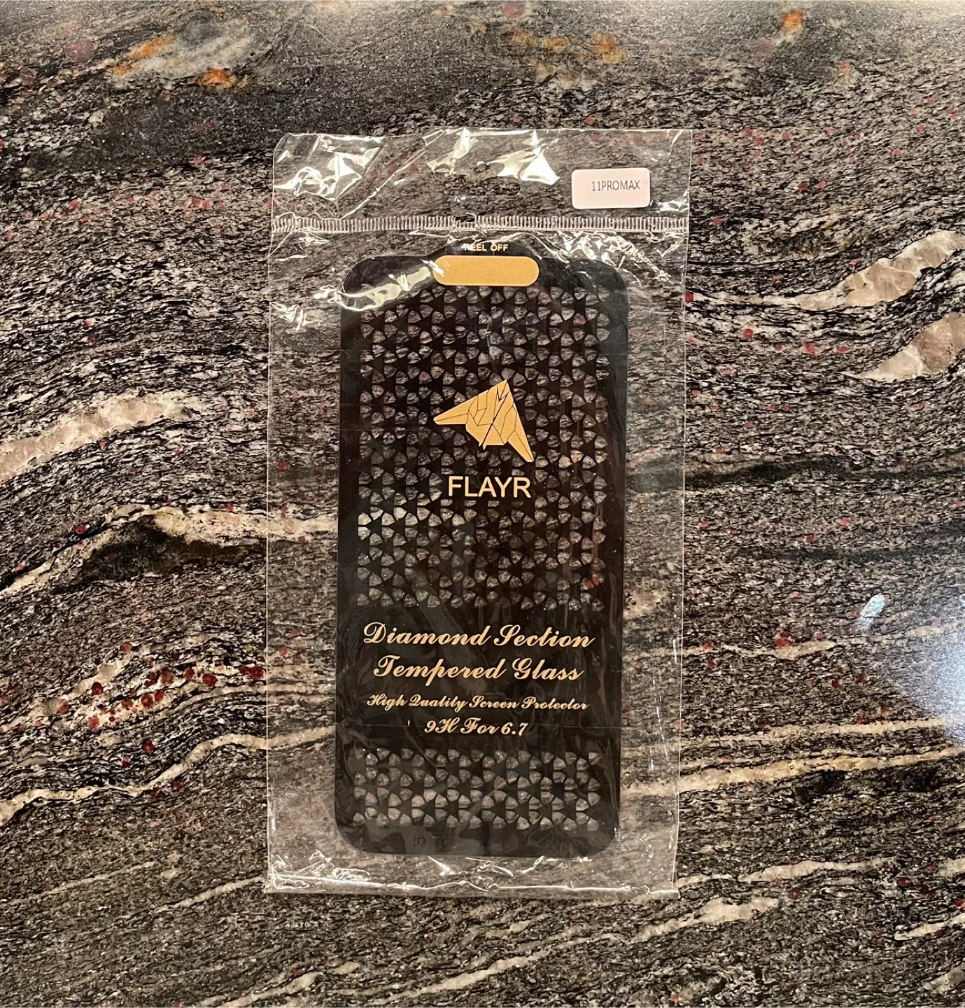 FLAYR iPhone Screen Protector Diamond Section iPhone 11 Pro Max image indicator(2)