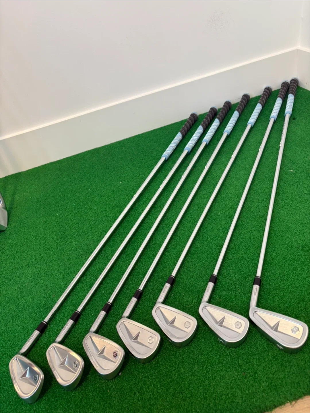 GTD Black Ice CB Iron Set - 4-GW (Men’s) image indicator(3)