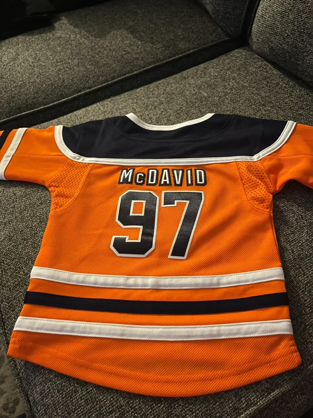 NHL Oilers McDavid Jersey - Size 18M image indicator(3)
