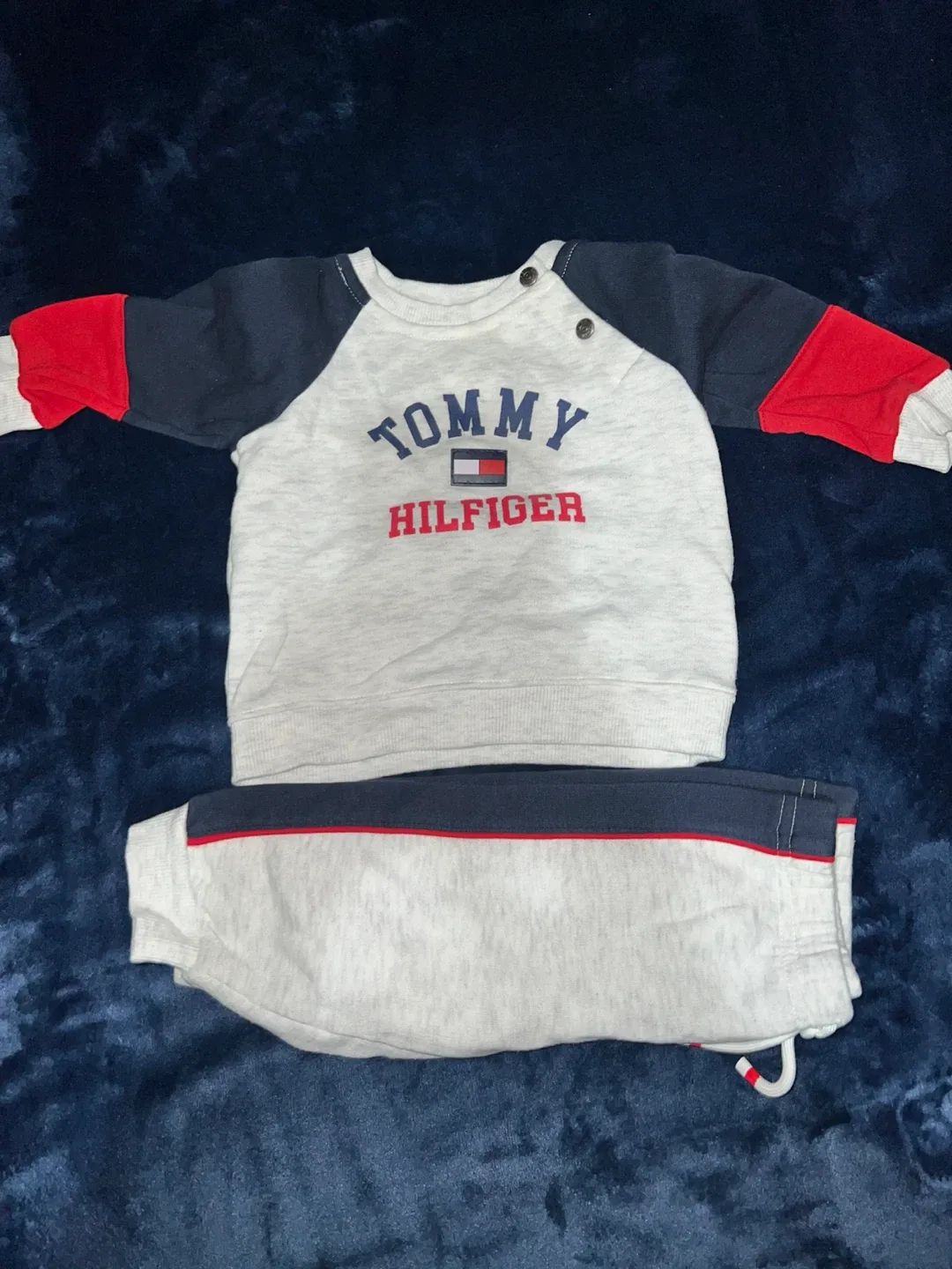 Tommy Hilfiger Baby Clothes Bundle image indicator(2)
