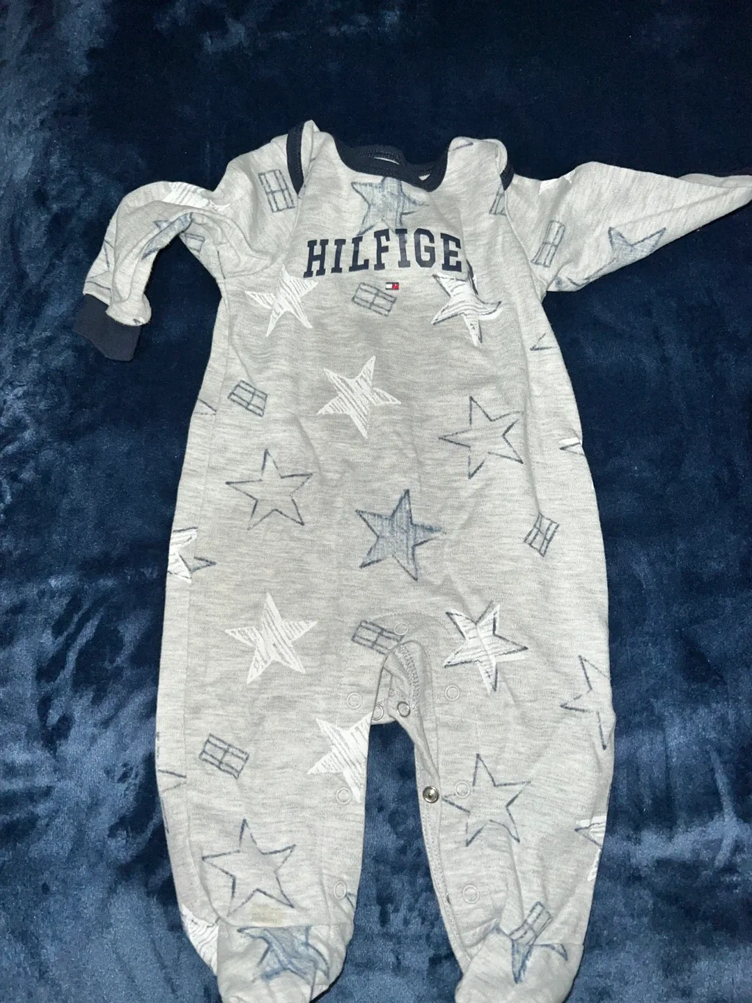 Tommy Hilfiger Baby Clothes Bundle image indicator(6)