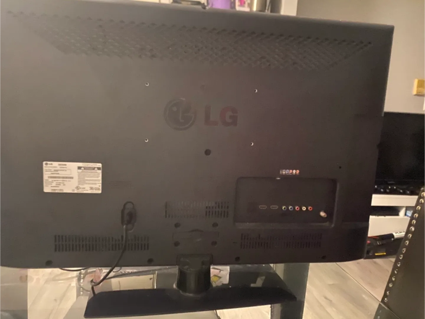 LG 32CS460 32" TV image indicator(2)