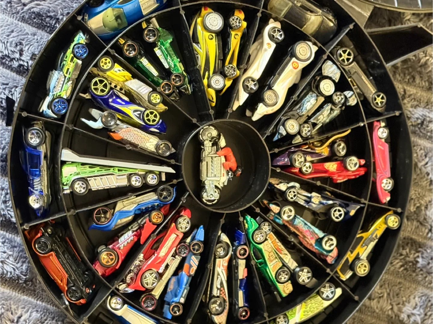 Collection Die cast Hot wheels Cars,bikes,trucks-232 image indicator(9)