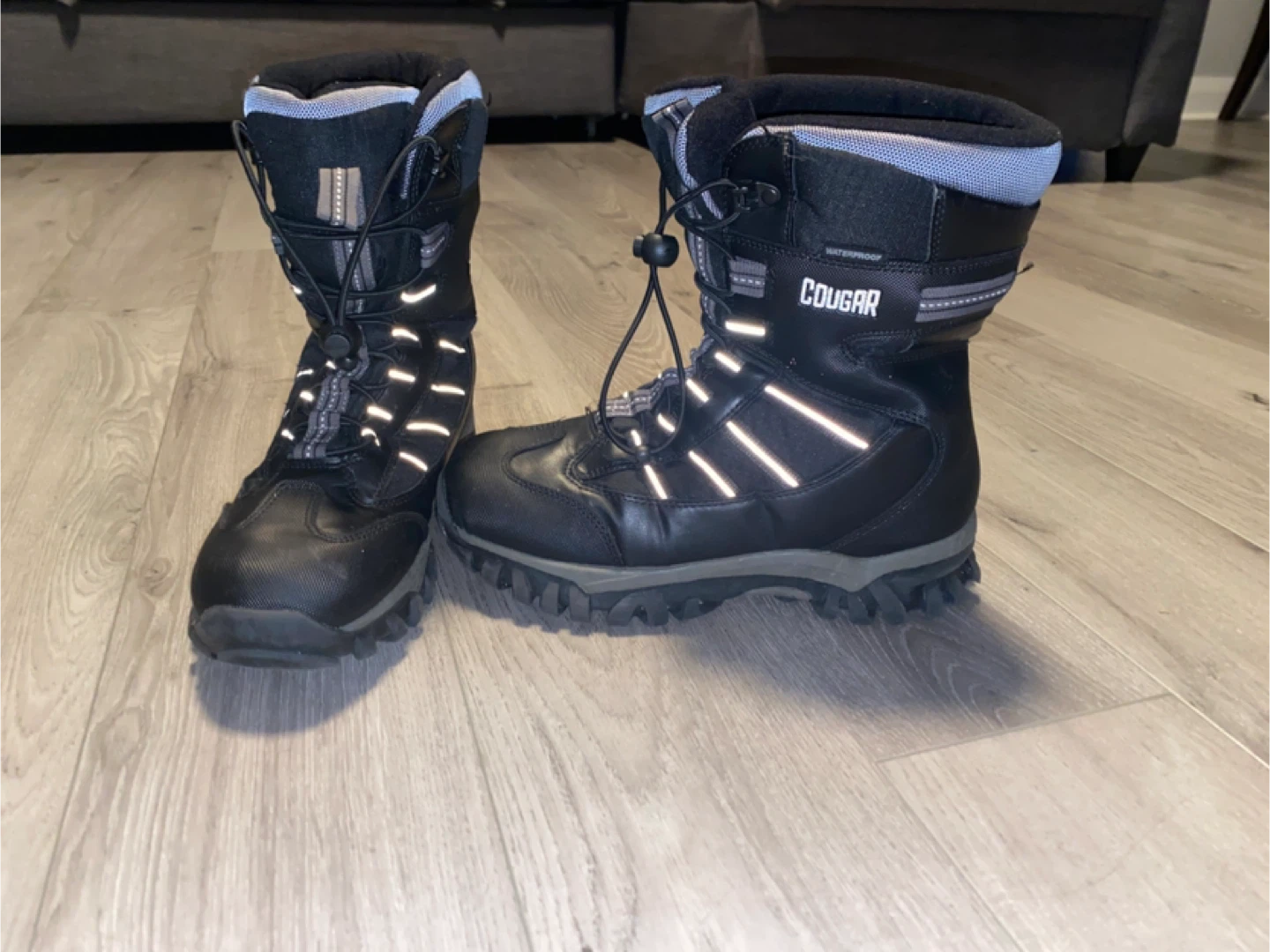 Cougar Black Winter Boots - Size 6
