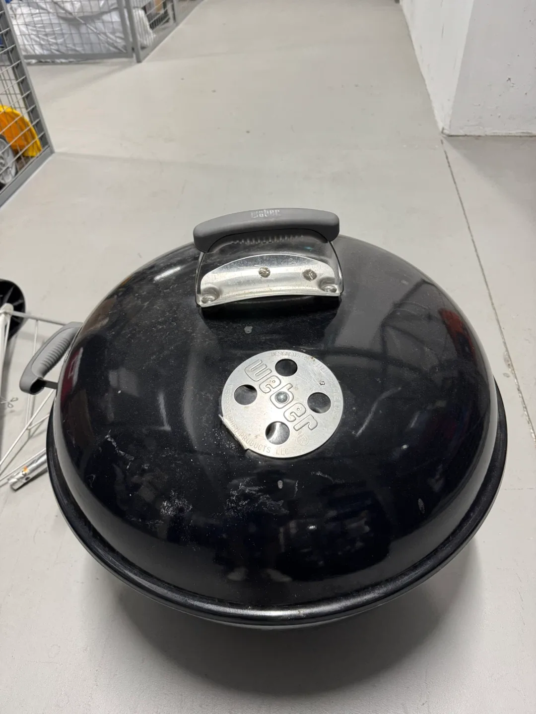 Weber Original 22-In Charcoal Kettle BBQ Grill image indicator(2)