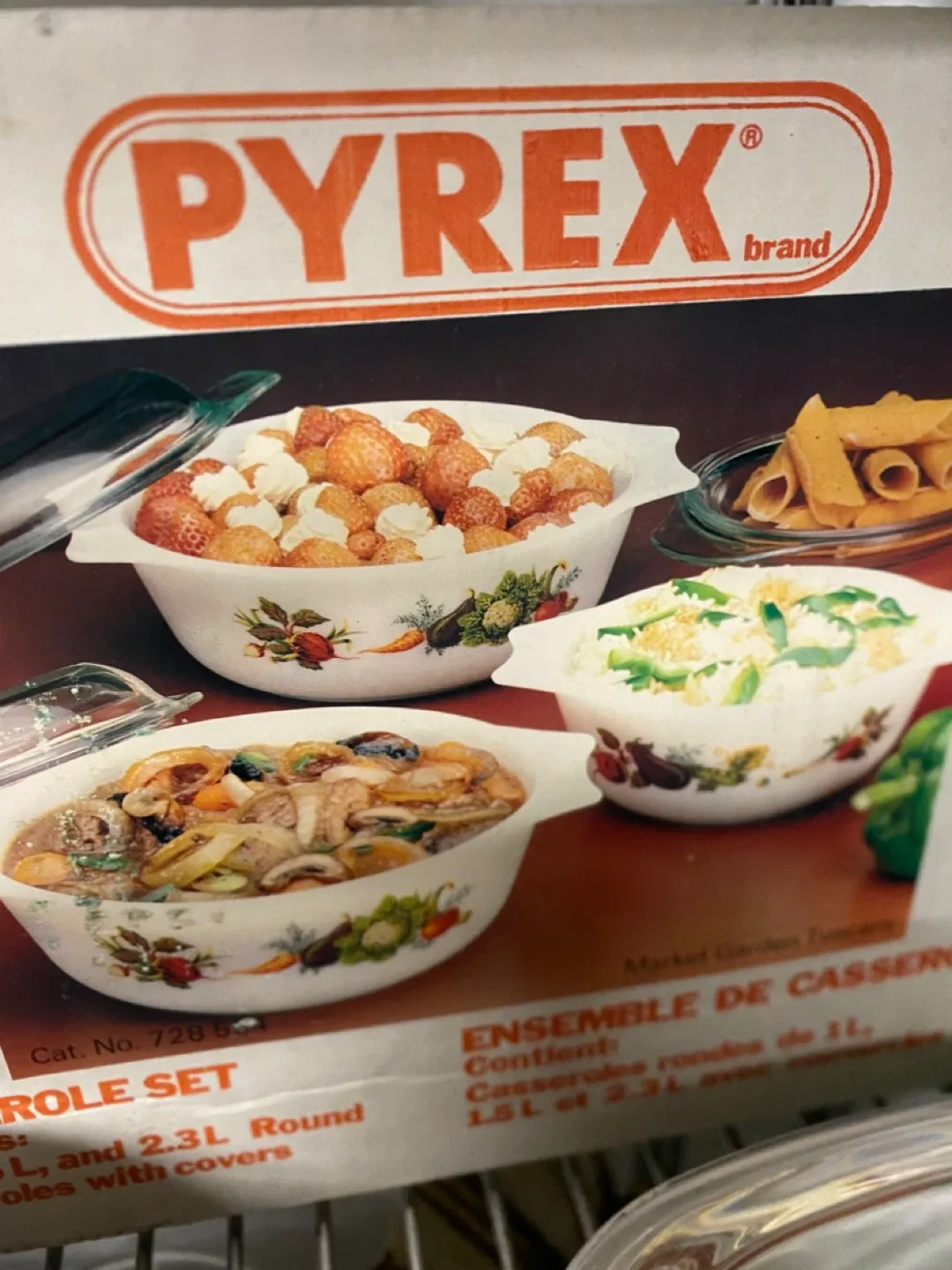 Pyrex Vintage Market Garden Tuscany Casserole Set thumbnail