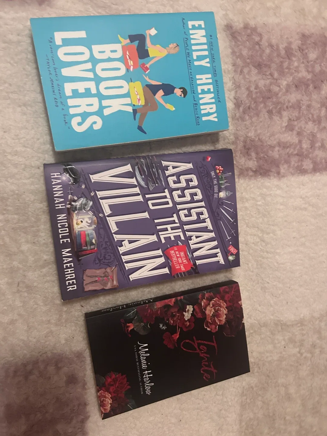 Mixed Lot of Young Adult Novels / books image indicator(2)