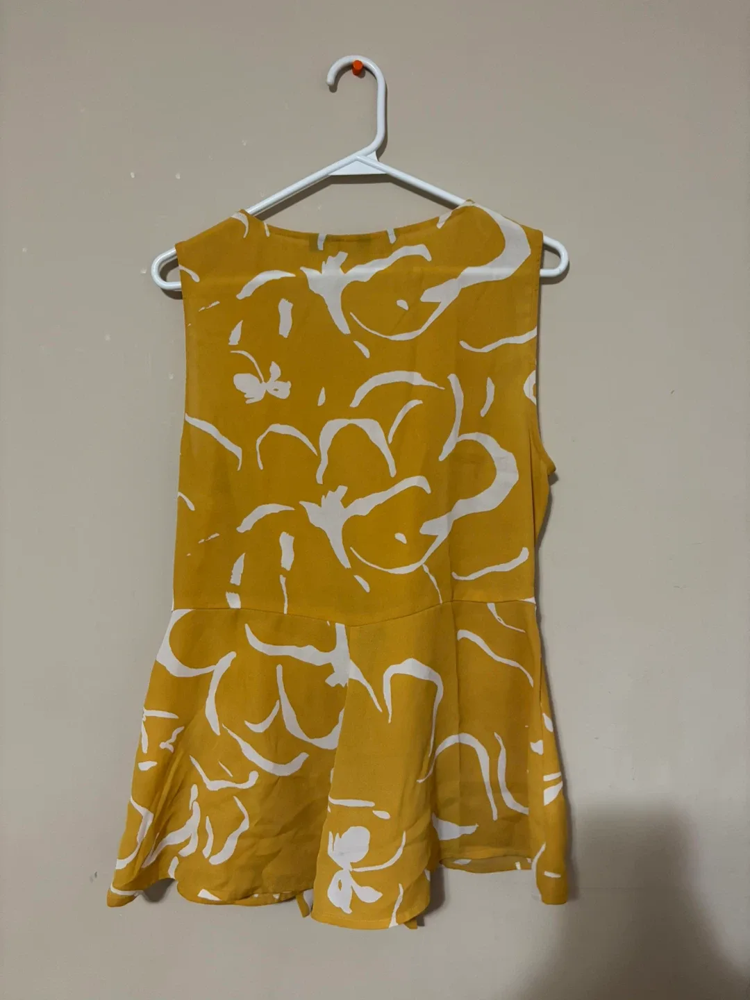 Vero Moda Yellow Floral Tie-Front Top - Size L image indicator(2)