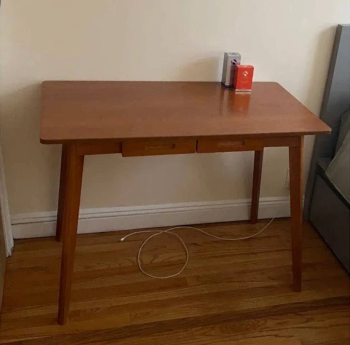 Wood Desk 47" x 29" image indicator(2)