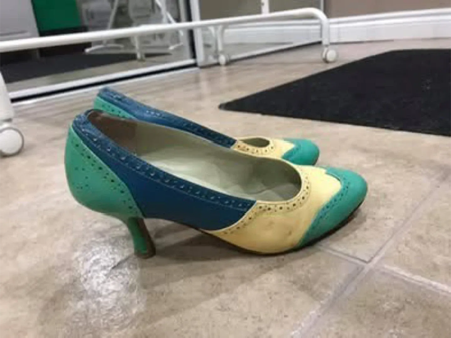 High-heels, size 6 (EU size 36), 70-100% new image indicator(2)