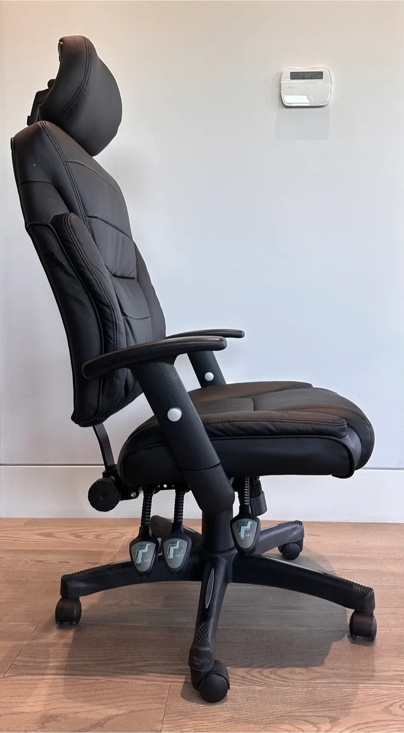 Black Leather Office Chair image indicator(3)