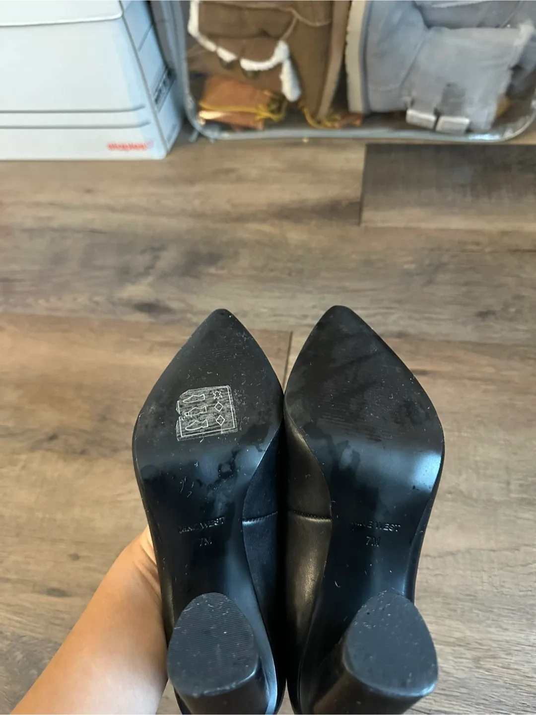 Nine West Black Leather Heels - Size 7 image indicator(4)
