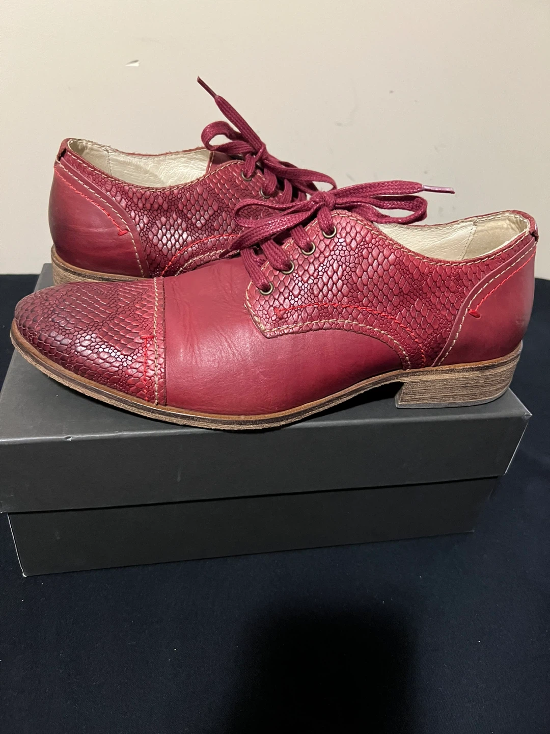 Red Leather Oxfords, Size 9,5