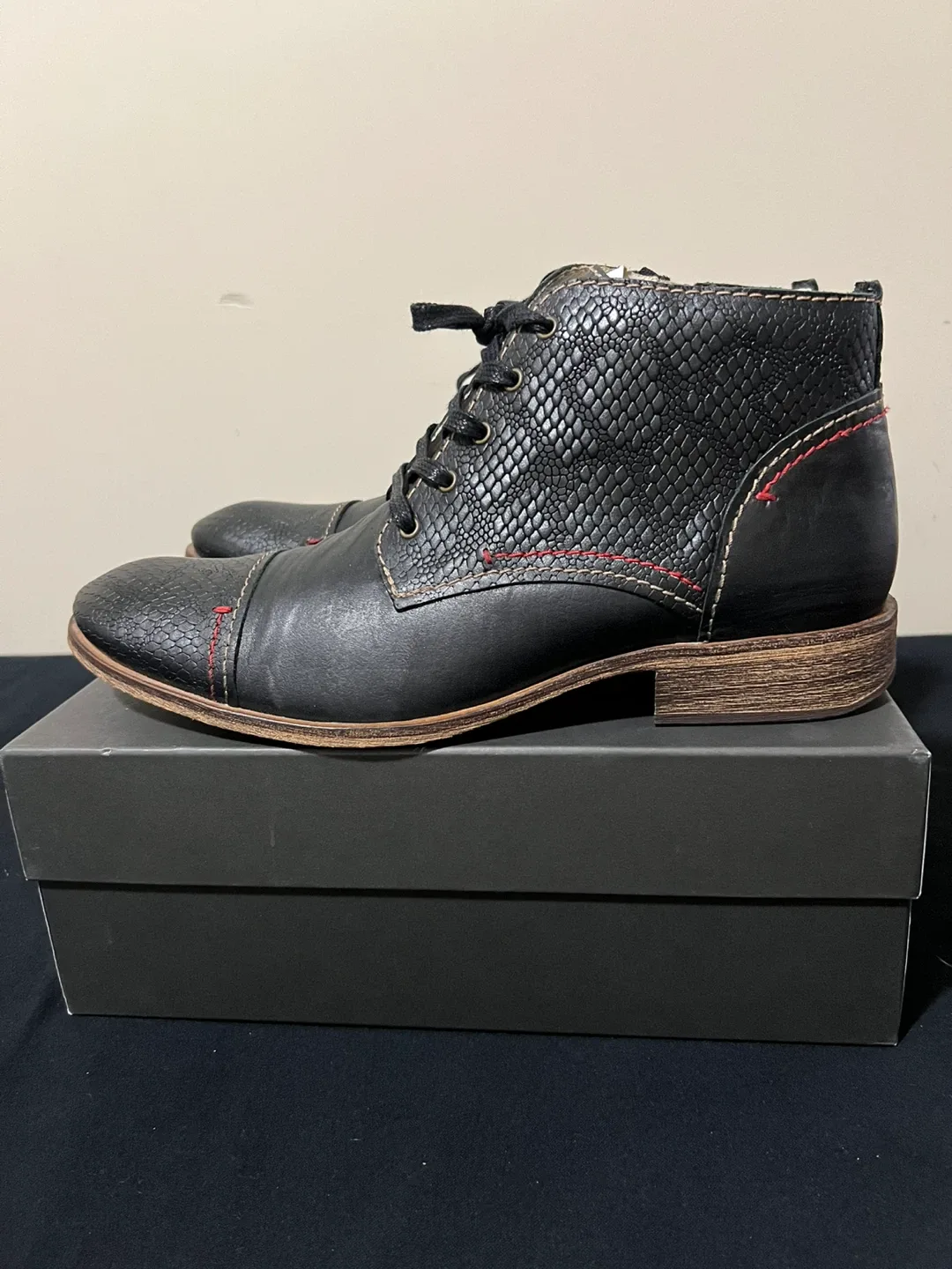 Pawker Black Leather Ankle Boots 9,5 image indicator(4)