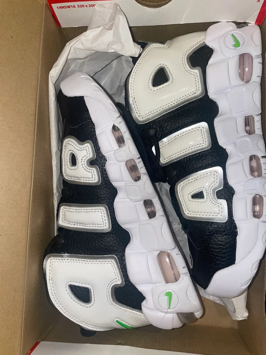 Nike Uptempo image indicator(2)