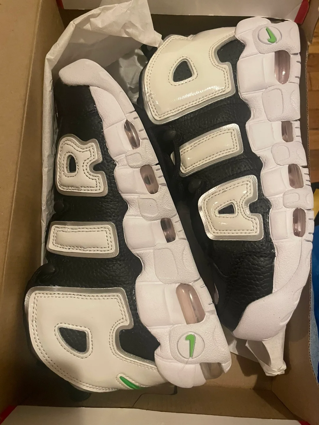 Nike Uptempo image indicator(4)