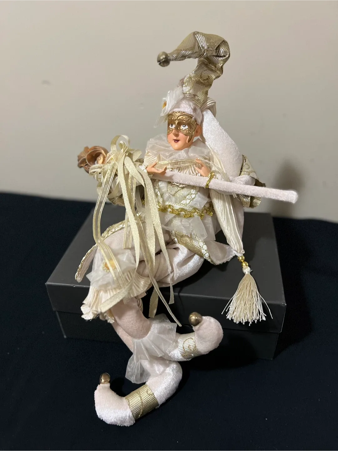 Harlequin Doll with Mask image indicator(2)