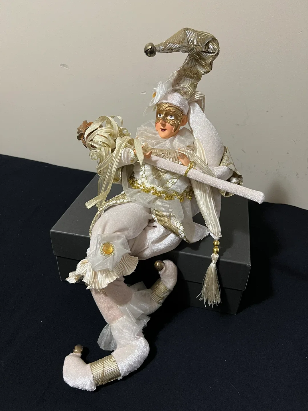 Harlequin Doll with Mask image indicator(5)