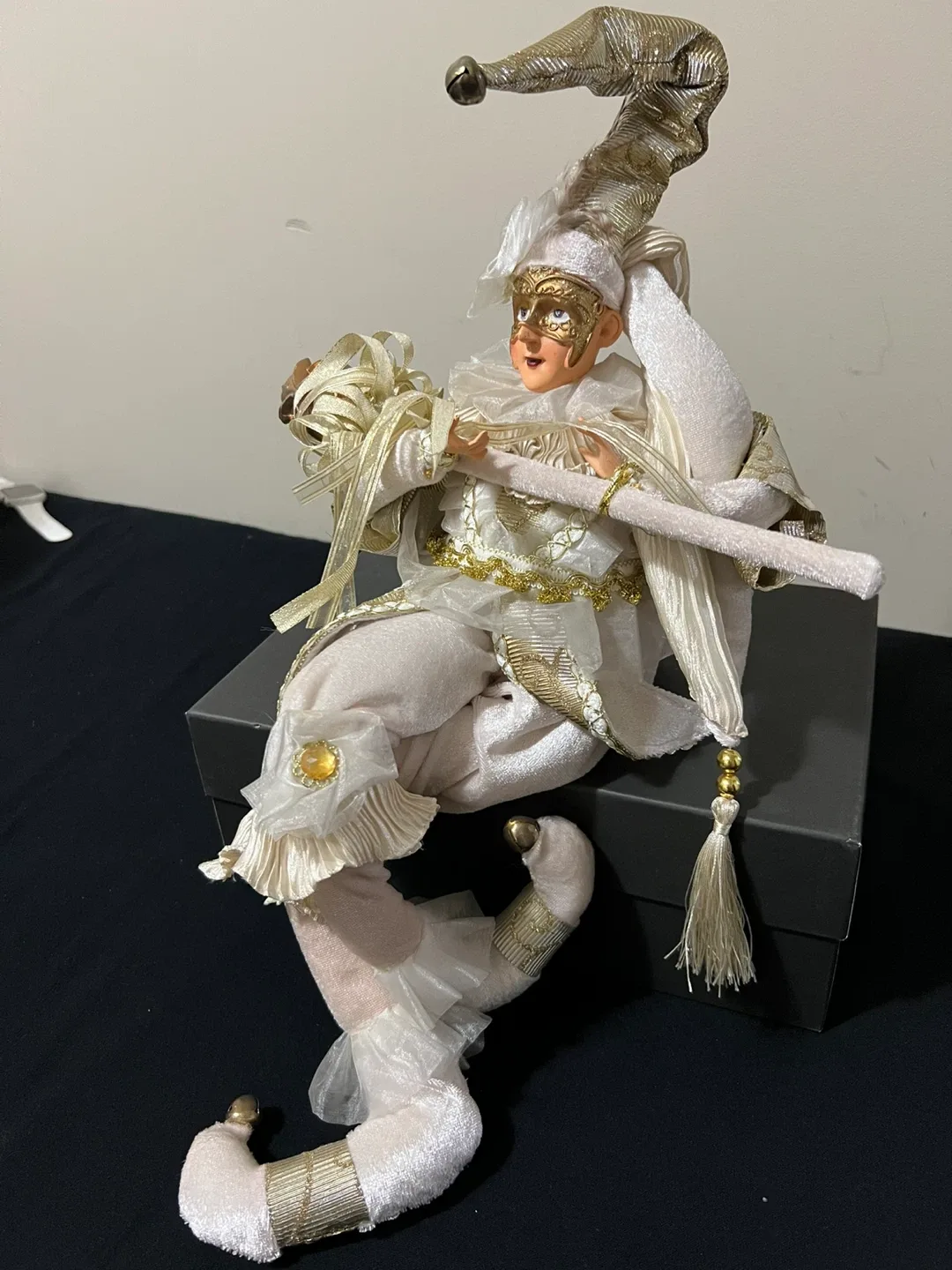 Harlequin Doll with Mask image indicator(6)