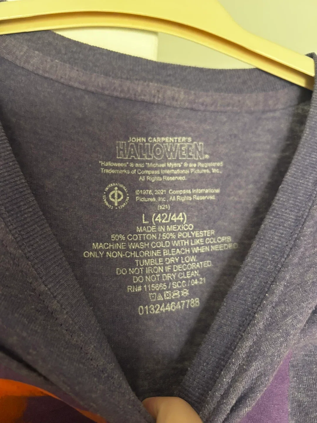 Halloween T Shirt Purple Orange Graphic Men Size L 42-44 image indicator(2)