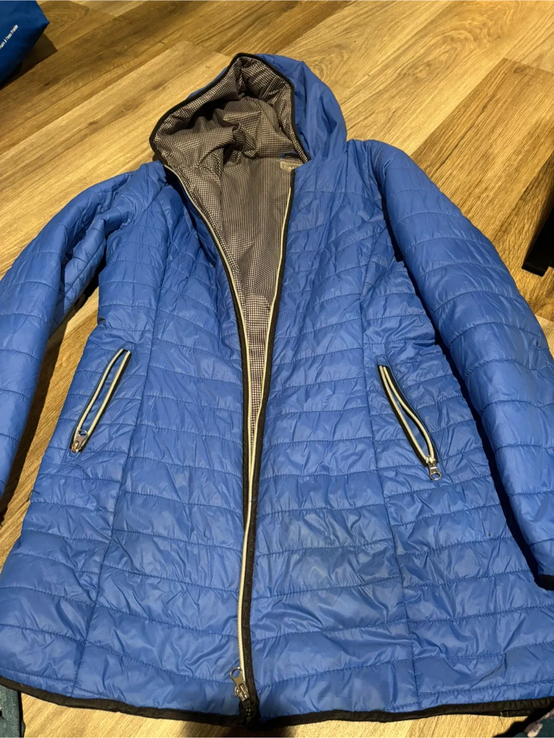 Laura Blue Puffer Jacket Size M thumbnail