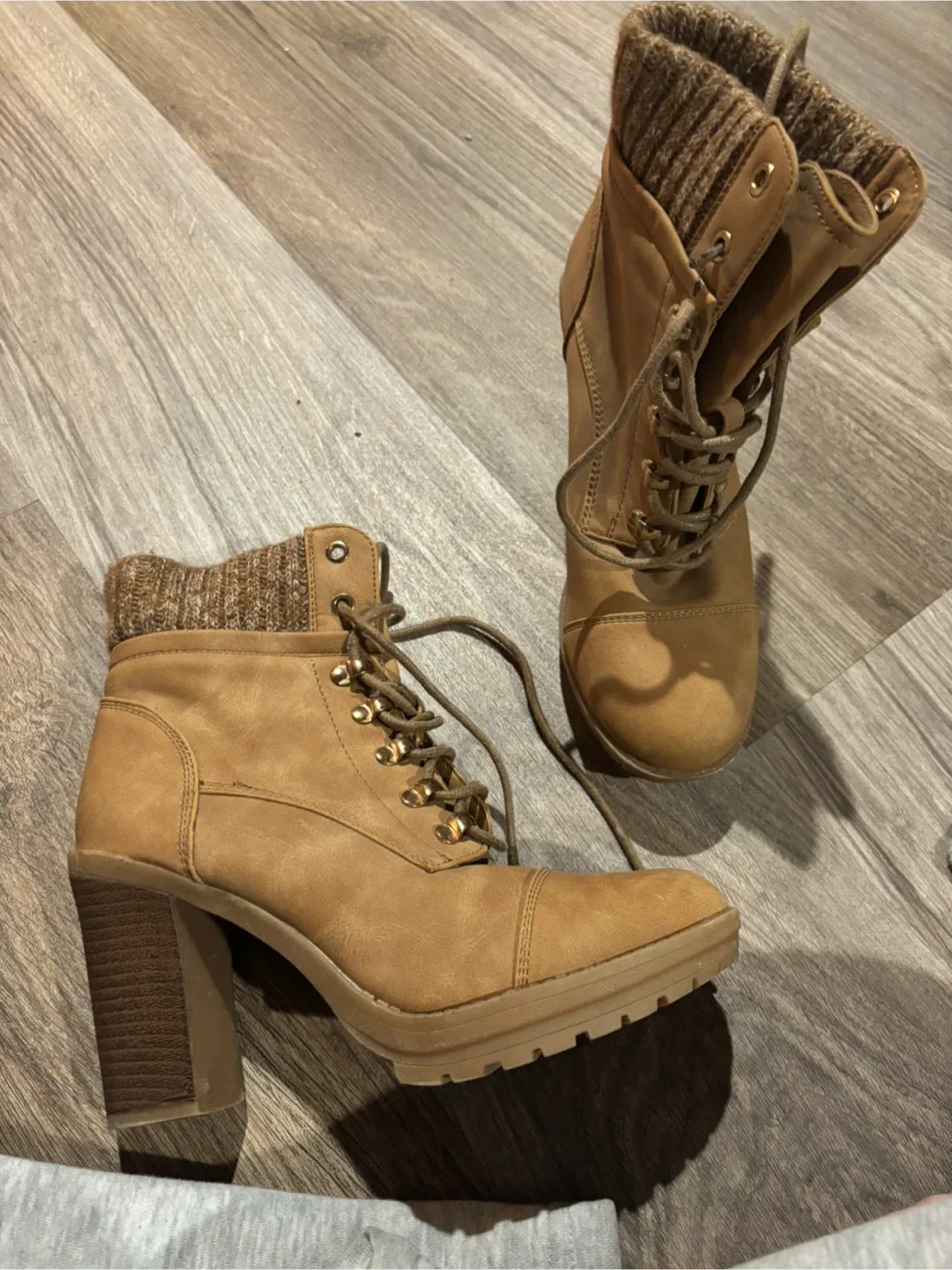 Tan Heeled Lace-Up Boots thumbnail