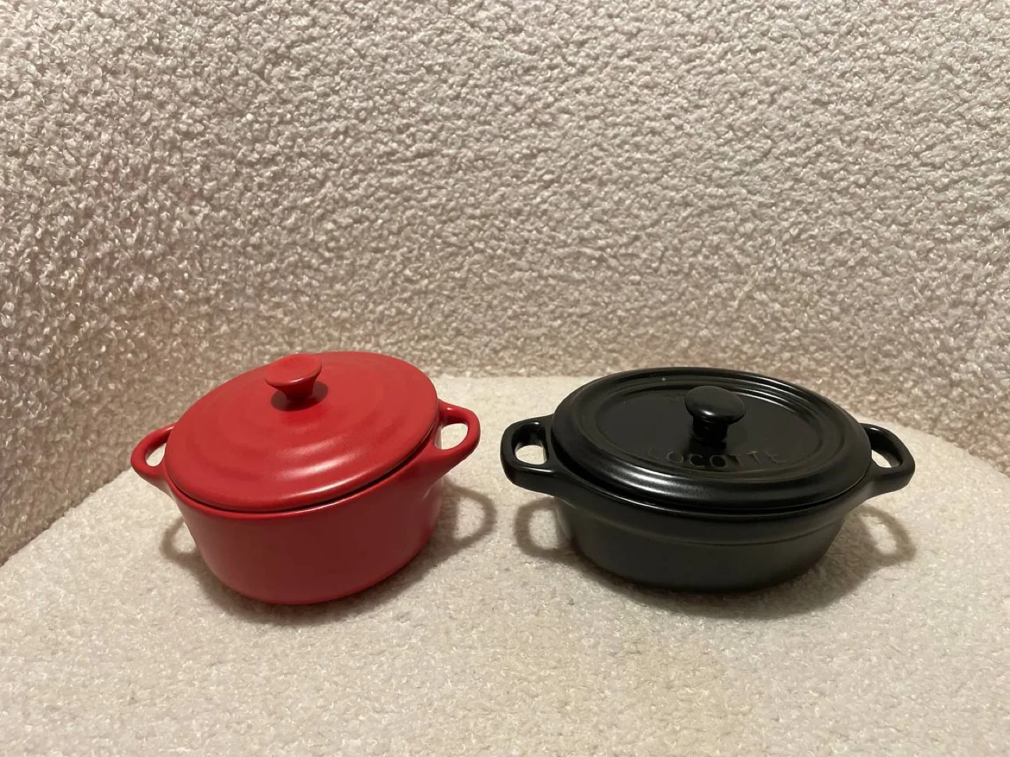 Cocotte Mini Casserole Dishes - Red & Black thumbnail