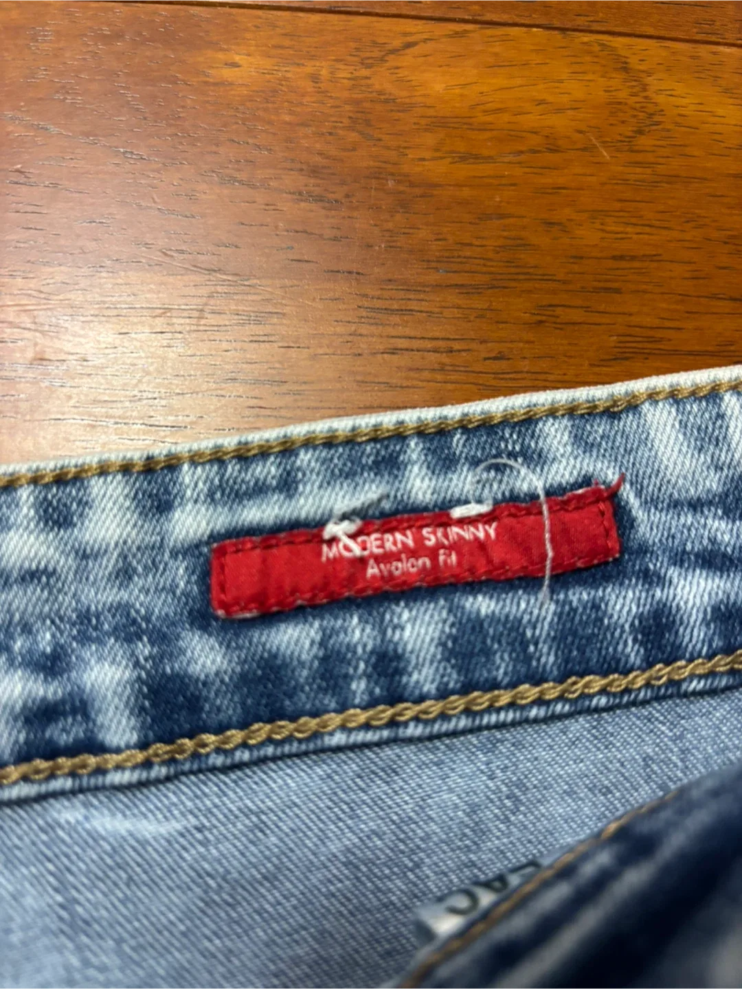 Guess Modern Skinny Avalon Fit Jeans - Size 38 image indicator(2)