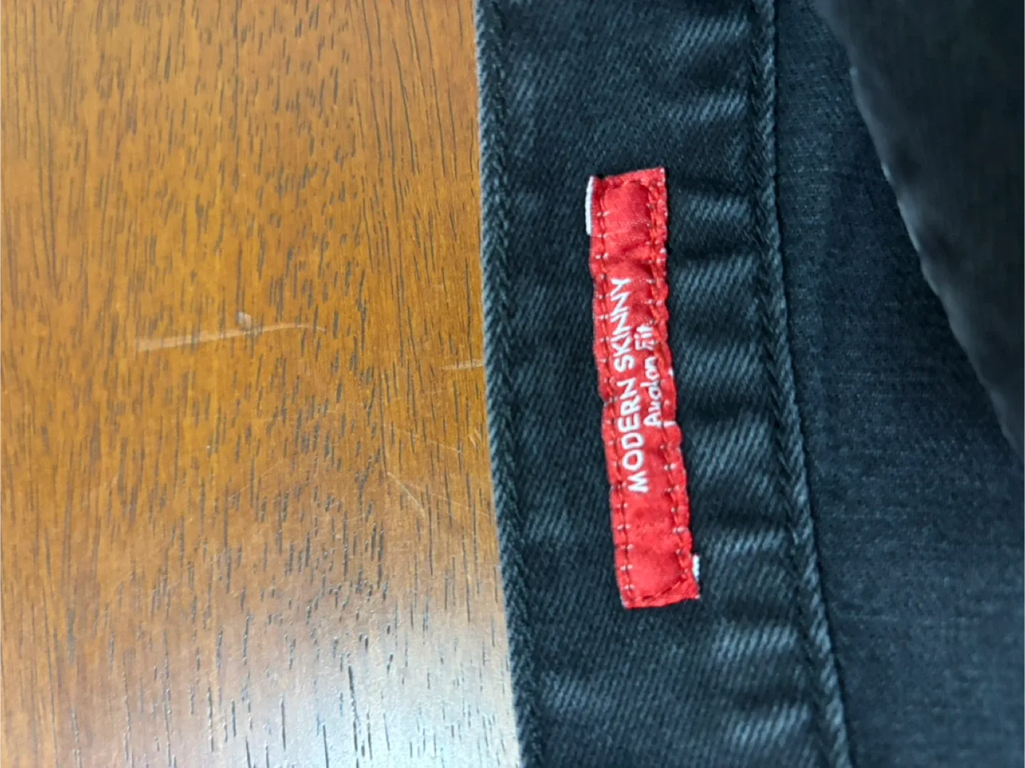 Guess Modern Skinny Avalon Jeans image indicator(3)