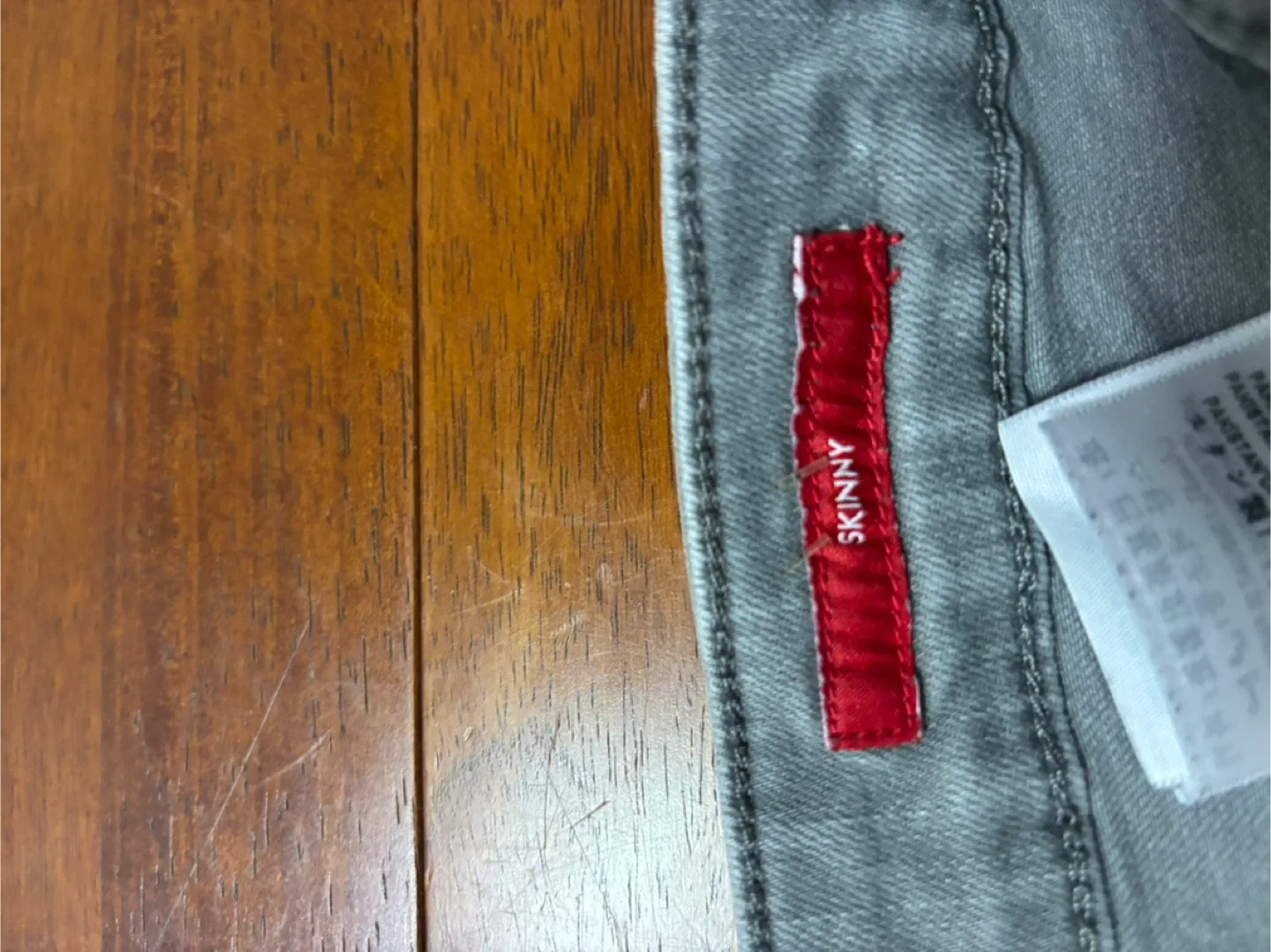Guess Los Angeles Grey Skinny Jeans - Size 36 image indicator(3)
