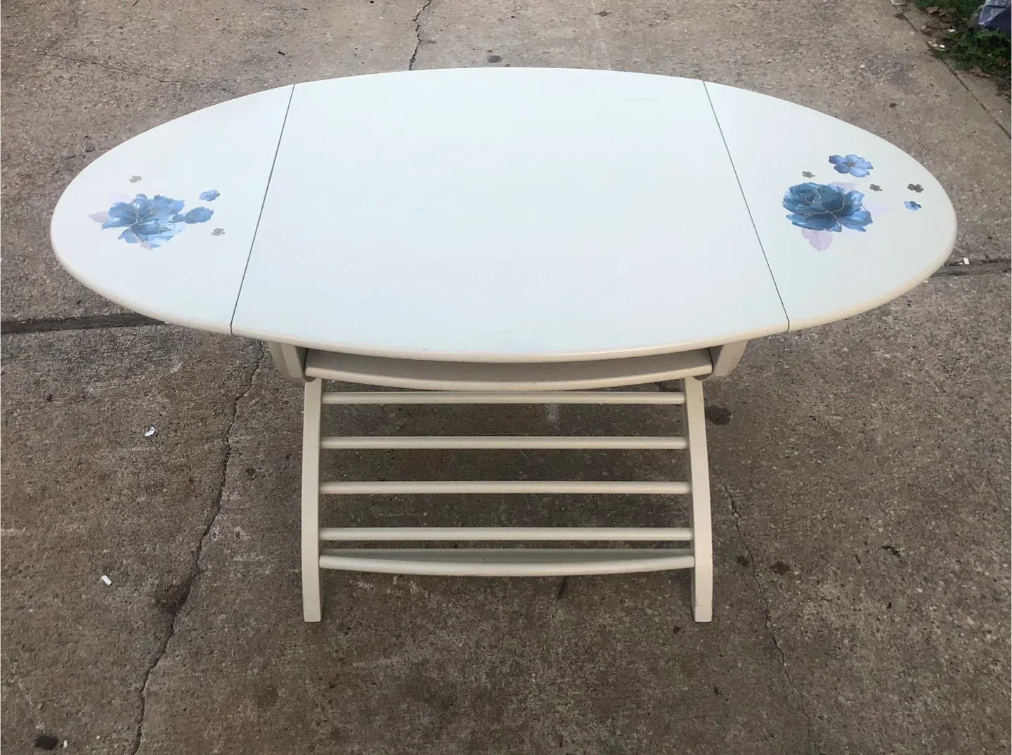 Oval Table image indicator(5)